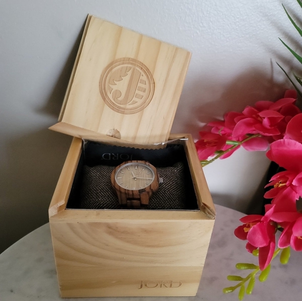 NWOT Jord wooden unisex watch in wooden box. Watch made of real wood. - Picture 12 of 12